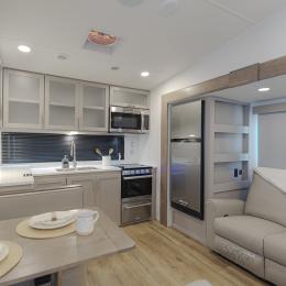 2025 Avenue 23ML Interior
