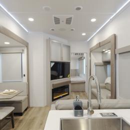 2025 Avenue 38DBL Interior