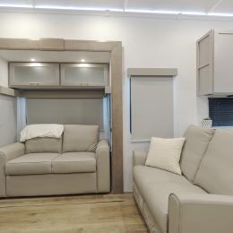 2025 Avenue 38DBL Interior