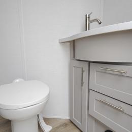 2025 Avenue 38DBL Interior