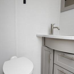 2025 Avenue 38DBL Interior