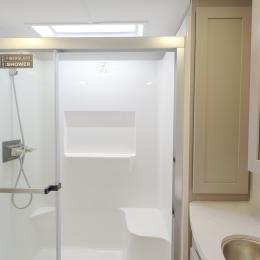 2025 Avenue 38DBL Interior