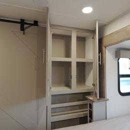 2025 Avenue 38DBL Interior