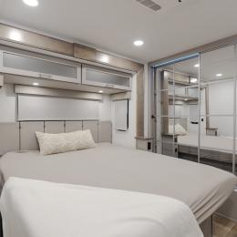 Avenue 332RL Interior