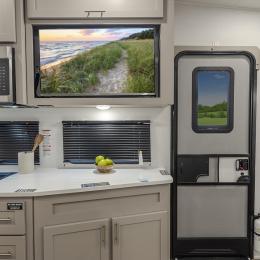 2025 Avenue 28BH Interior