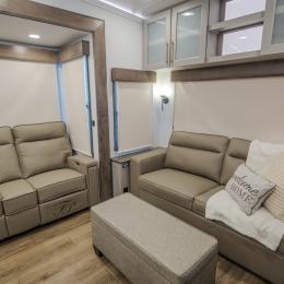 2026 Paradigm 310RL Interior