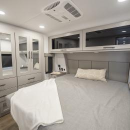 2026 Valor 35A14 Interior