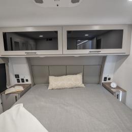 2026 Valor 35A14 Interior