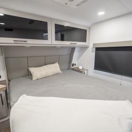 2026 Valor 35A14 Interior