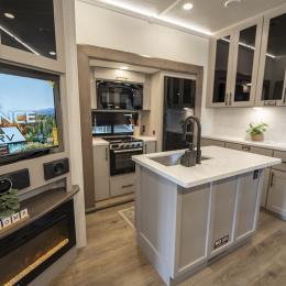 2026 Valor 35A14 Interior