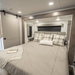2026 Valor 36V11 Interior
