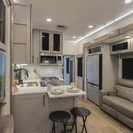 2026 Valor 40V13 Interior