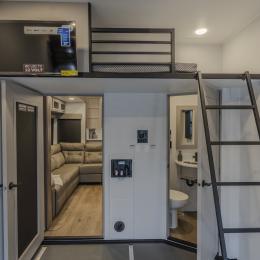 2026 Valor 44V14 Interior
