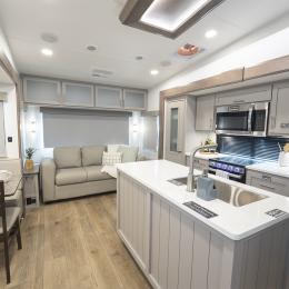 2026 Avenue 25RL Interior