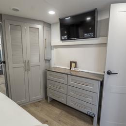 2026 Paradigm 395DS Interior