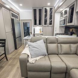 2026 Valor 37V11 Living Room