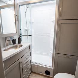 2026 Avenue 332RL Interior