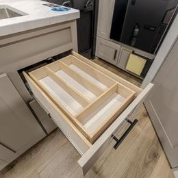 2026 Delta ML206 Interior